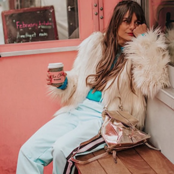 LAST ONE! HOST PICK 12/24 🎉 Fluffy Faux Fur Coat - Picture 5 of 8